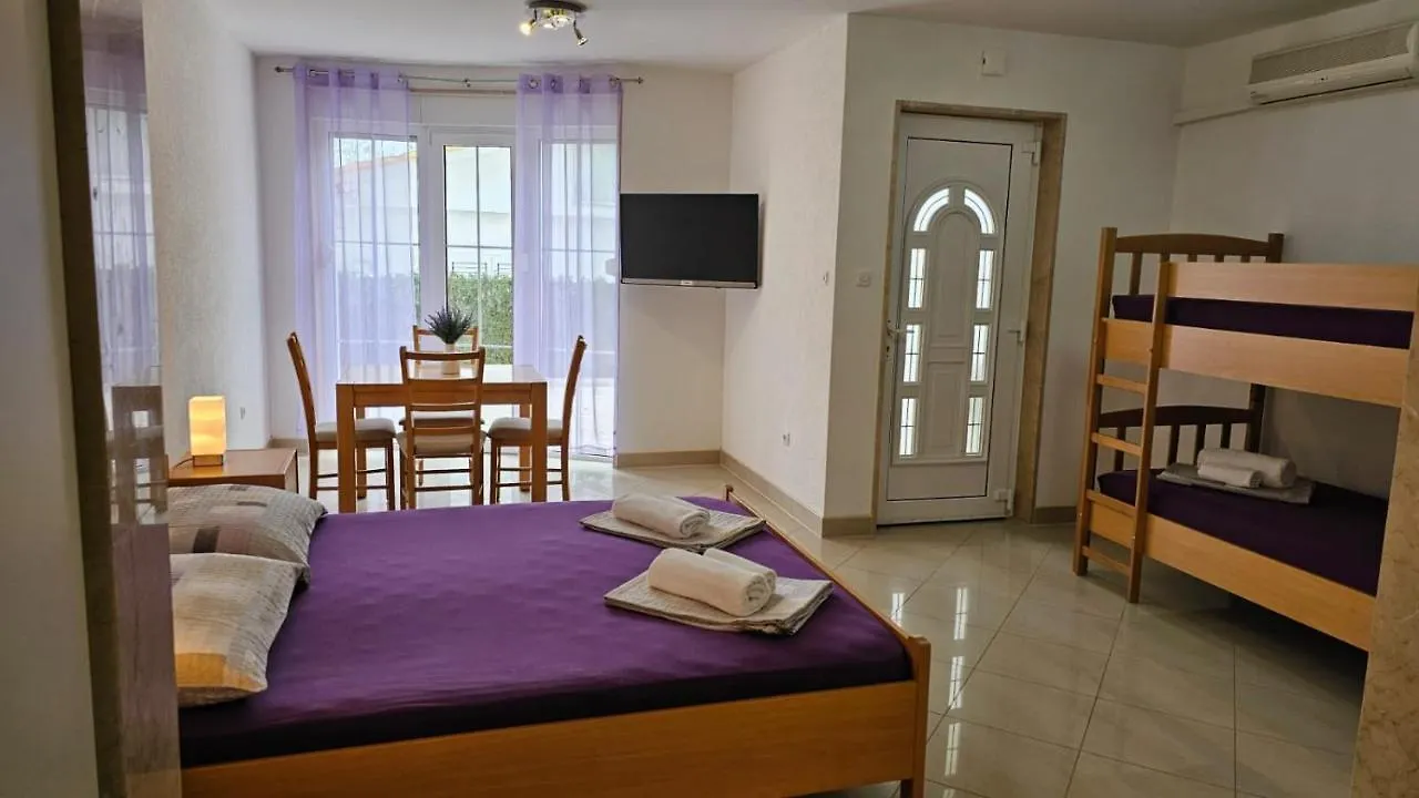 Apartmani Barnjak Trogir 0*,  Croatia