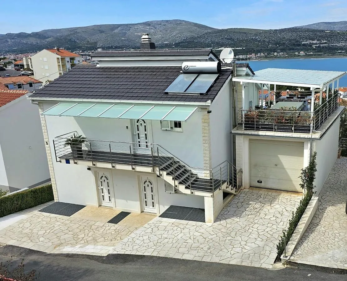 Apartmani Barnjak 트로기르