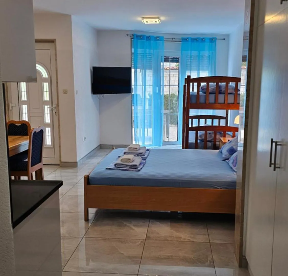 Apartmani Barnjak 트로기르